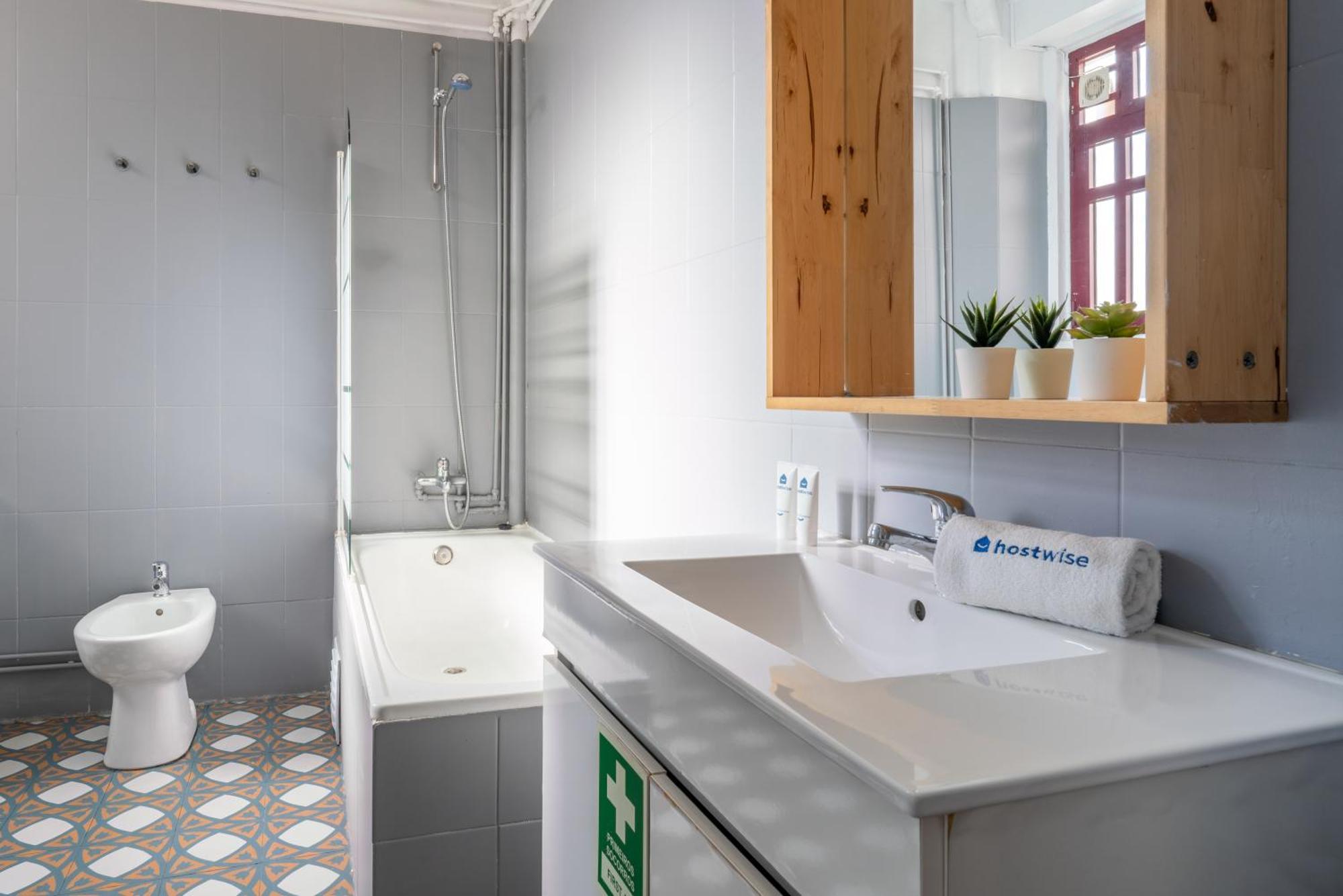 Host Wise - Spacious Comfortable Apartment - Balcony OOporto Esterno foto