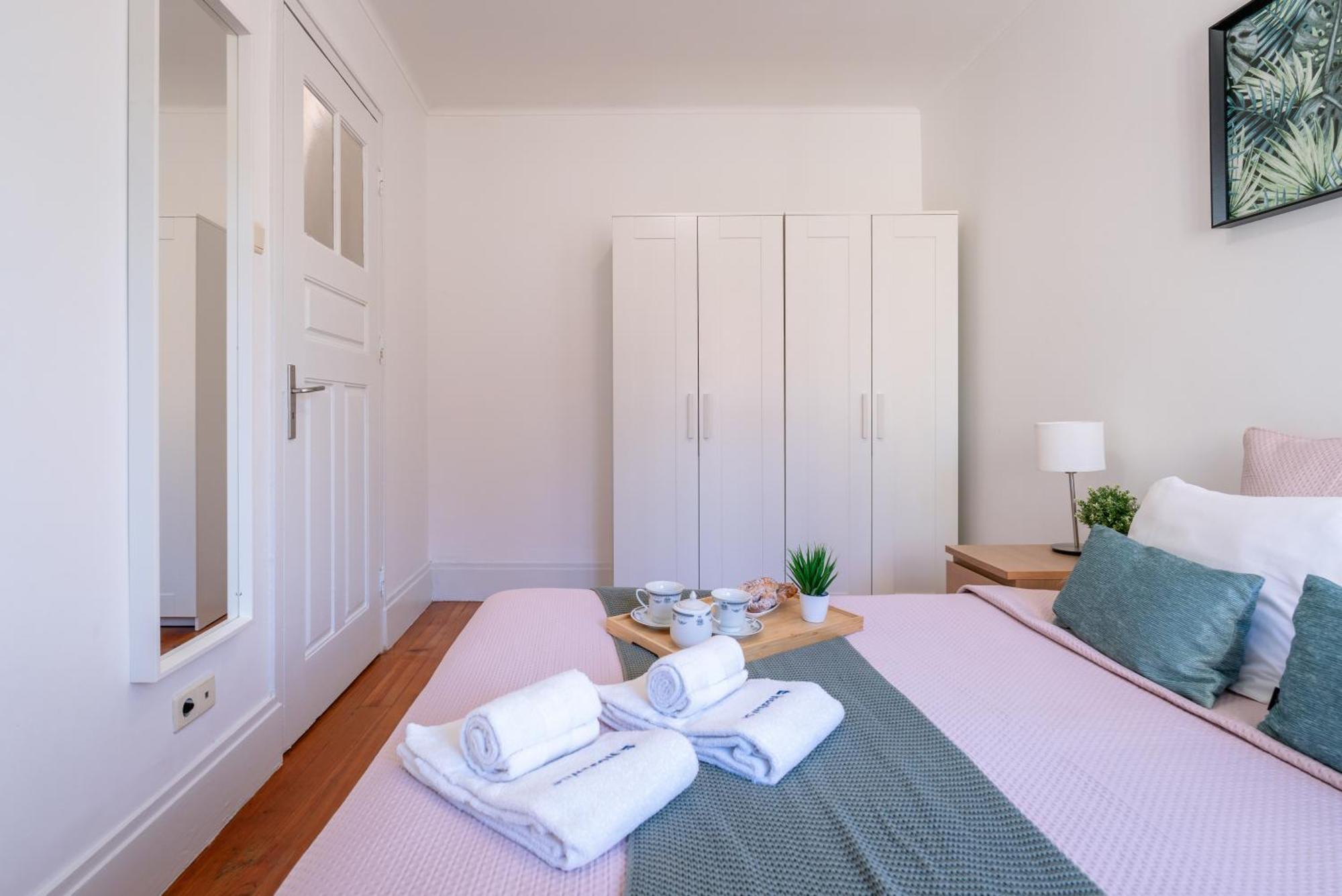 Host Wise - Spacious Comfortable Apartment - Balcony OOporto Esterno foto
