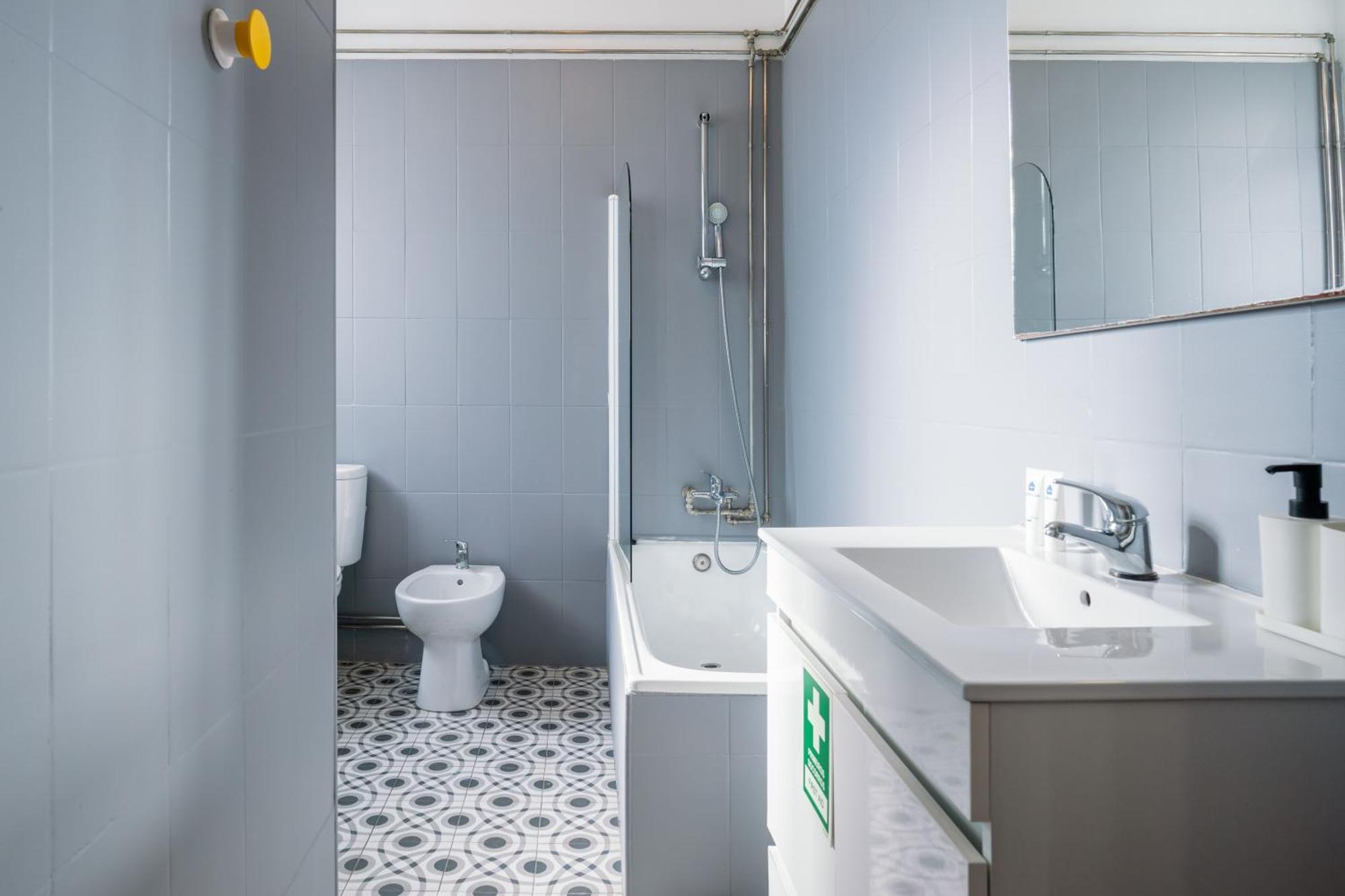 Host Wise - Spacious Comfortable Apartment - Balcony OOporto Esterno foto