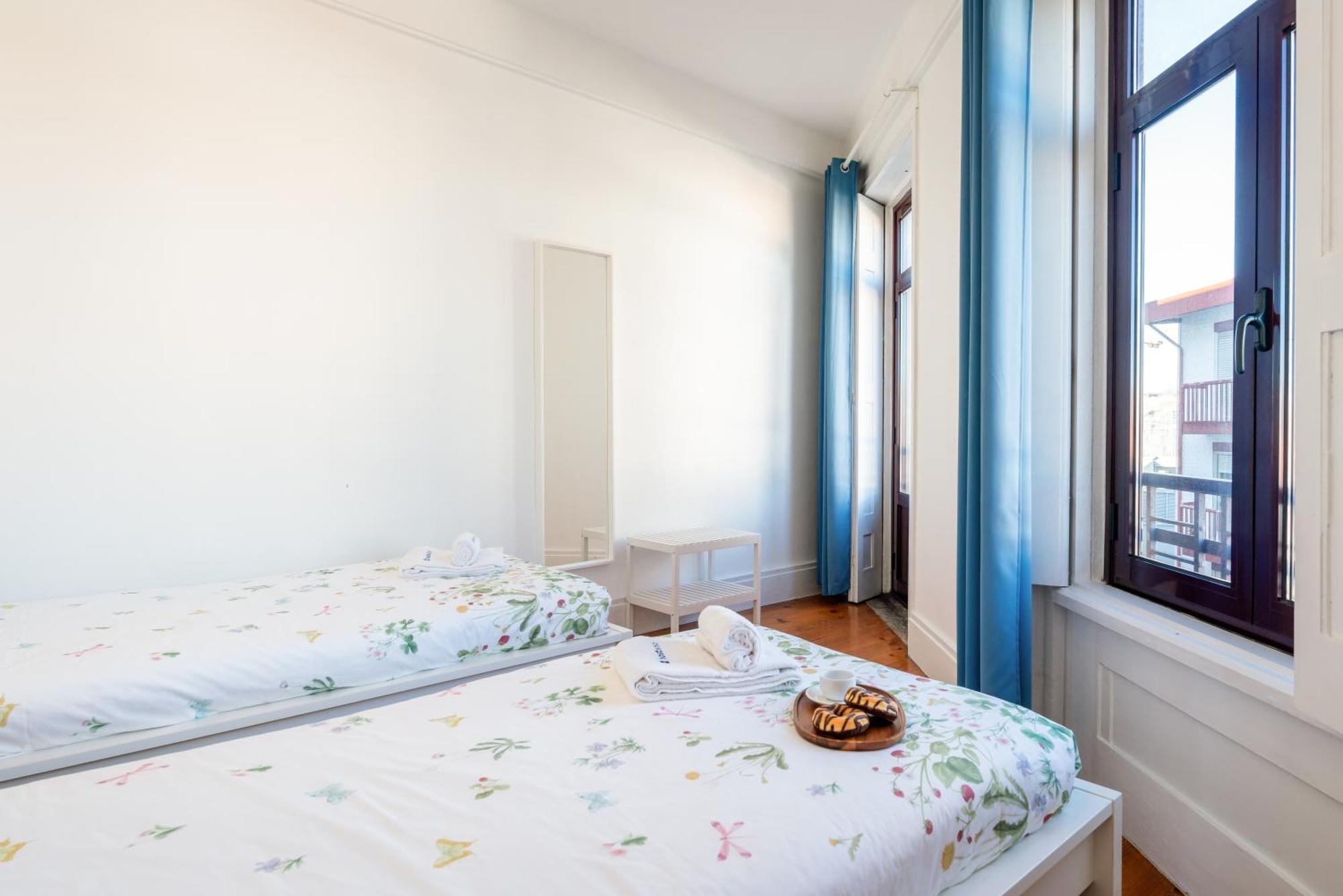 Host Wise - Spacious Comfortable Apartment - Balcony OOporto Esterno foto